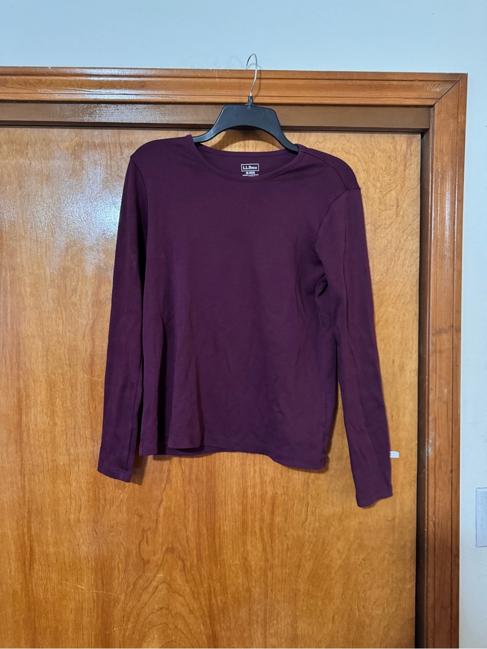 LL Bean Women's Long Sleeve Shirt Medium Regular 100% Suprema Cotton Purple